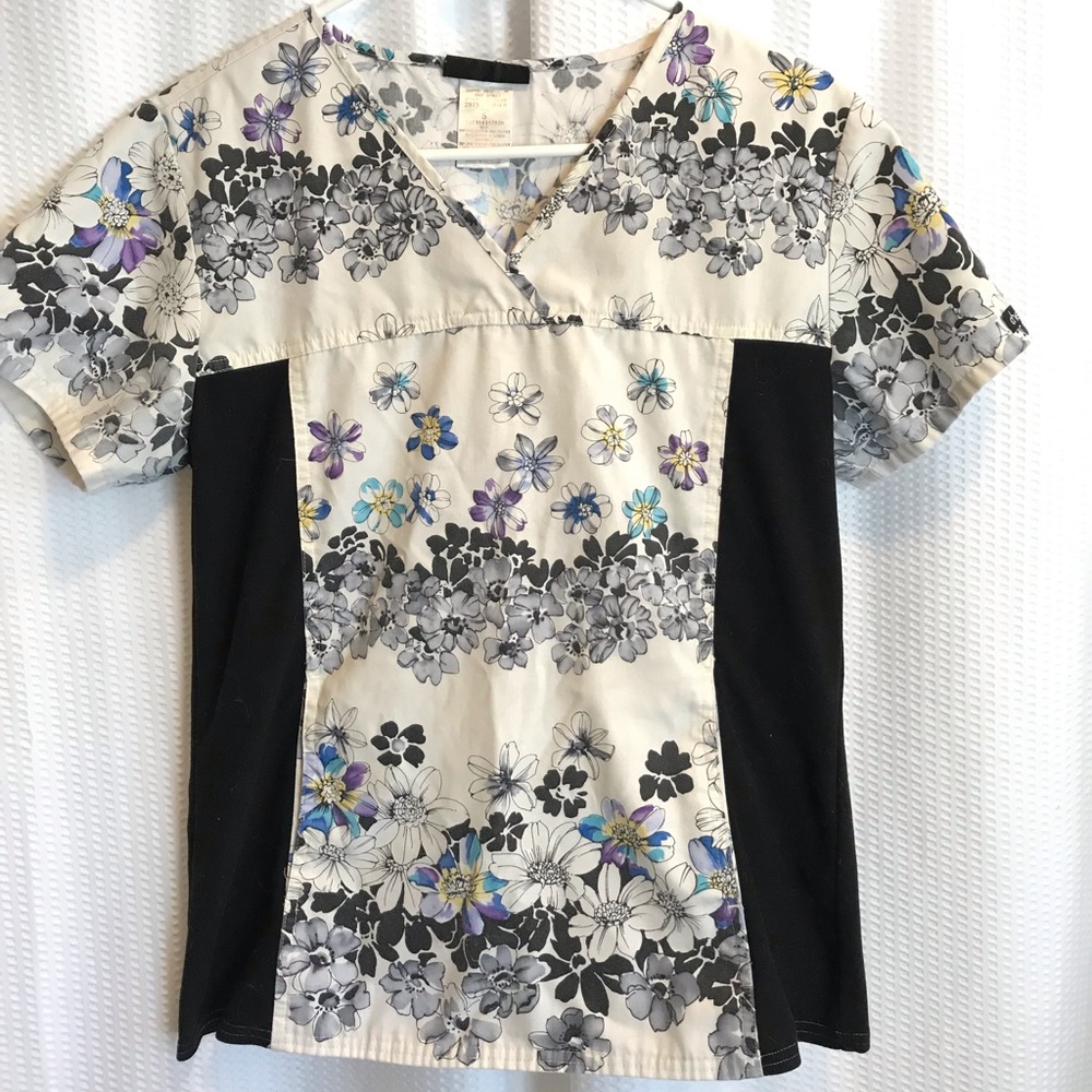 Small Cherokee Scrub Top